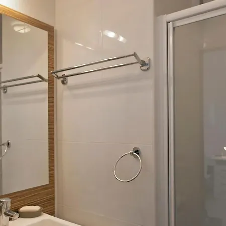 Ref 912 - Center - For Rent *