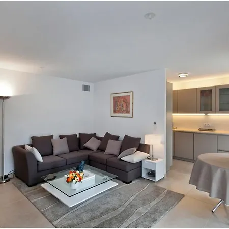 Ref 912 - Center - For Rent Apartment *